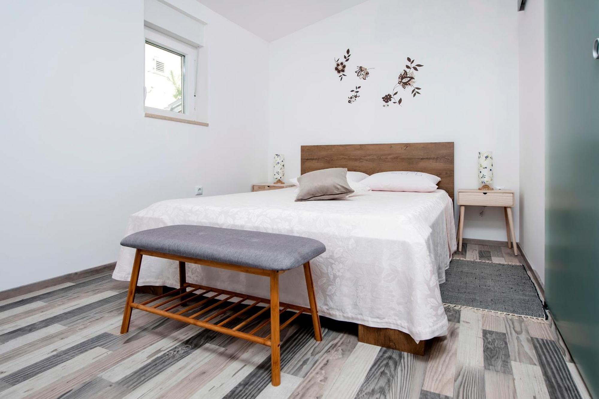 Paola Cozy Apartment Ровинь Экстерьер фото