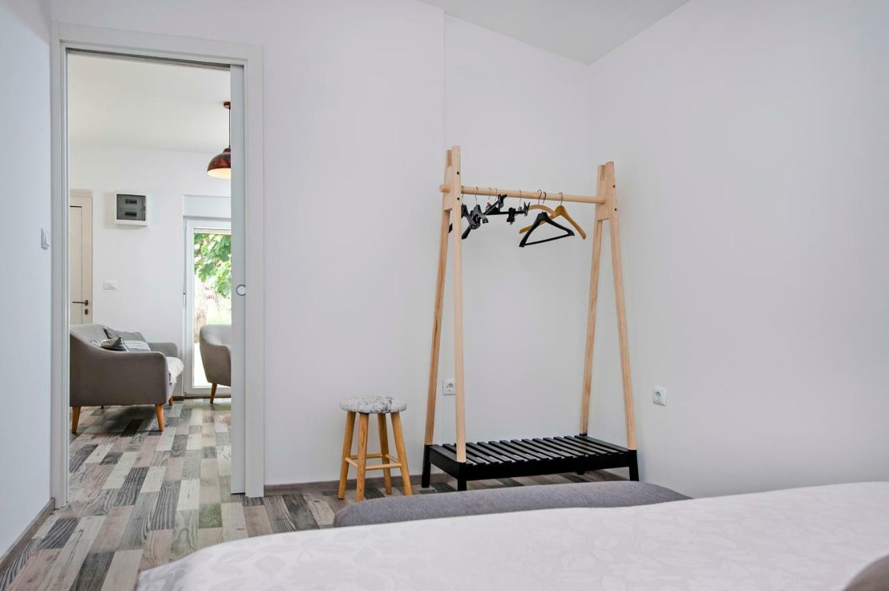 Paola Cozy Apartment Ровинь Экстерьер фото